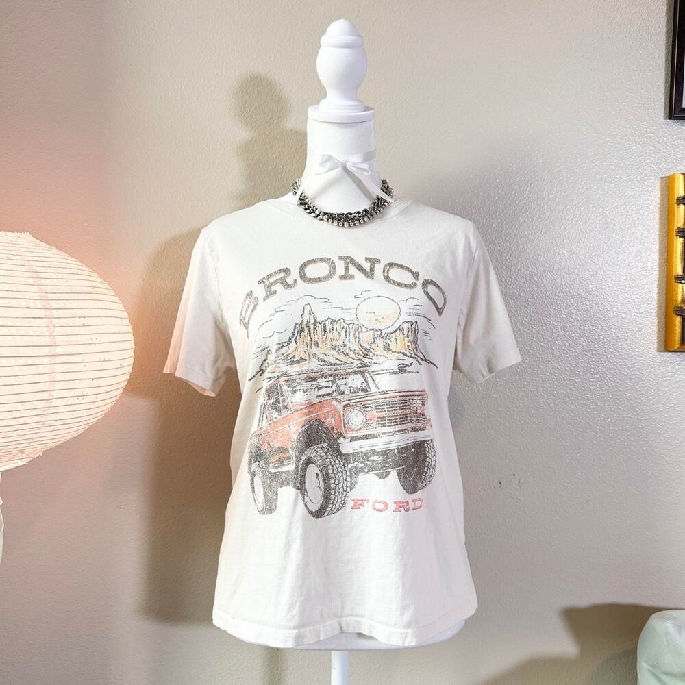 Ford Bronco off white graphic tee L